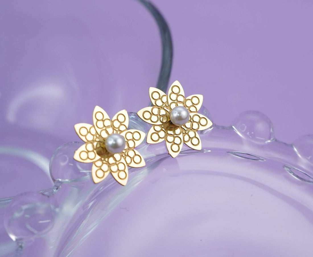 Aretes Flor Perla Grabados 2596: Ref