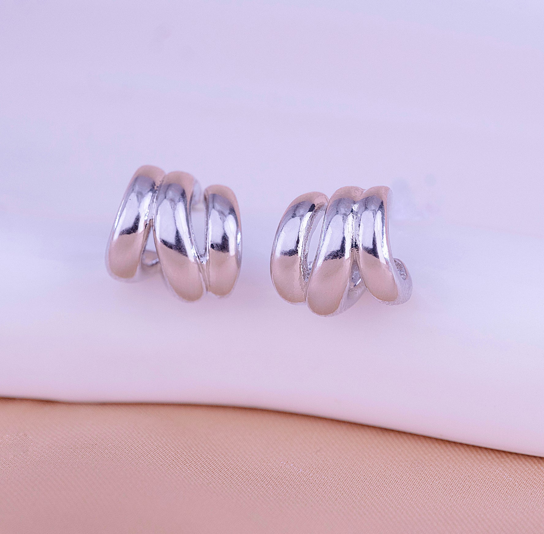 Aretes Triple Arco Plateados Ref: B1724